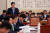 황찬현 감사원장이 18일 오전 국회에서 열린 법사위 전체회의에 출석해 인사말을 하고 있다. 박종근 기자