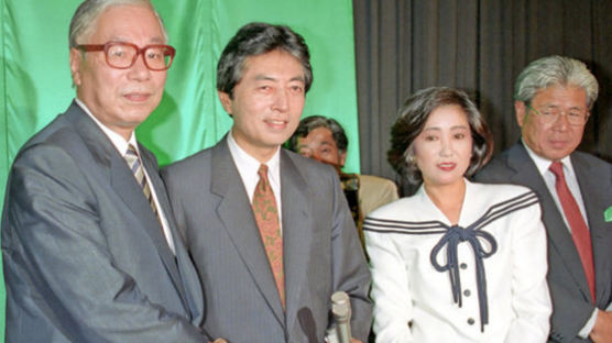 호소카와 전 총리 “아베는 반동...고이케, 민진당과 삿초동맹으로 집권해야"