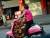 &#39;개고기 축제&#39;로 유명한 위린시에서 한 여성이 10여 마리의 개고기를 오토바이로 옮기고 있다. [위린 AP=연합뉴스] 