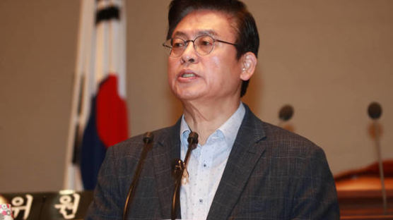 자유한국당 본회의 참석 "들어가서 반대…통과되더라도 마음에 품어달라"