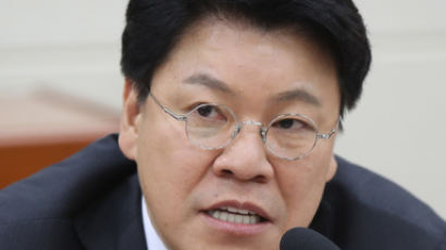 장제원 “박 전 대통령 싸고 도는 게 의리냐”