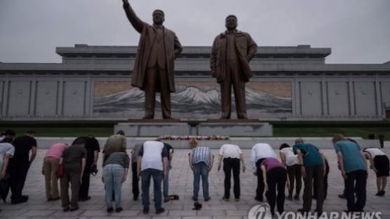 미 국민 북한 여행 전면 금지 발표된 주말 평양 찾은 서방인들