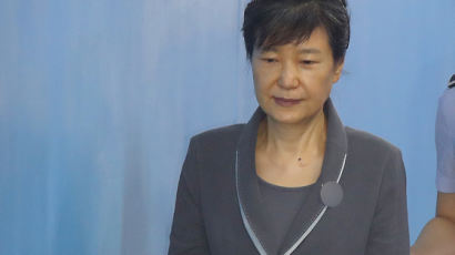 김진태, 문무일에 "朴 전 대통령 재판, 너무 과하지 않느냐"