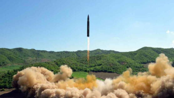 "北 '핵 ICBM' 보유, 곧 기정사실 될 것"