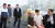문재인 대통령이 30일 휴가를 맞아 2018 평창 겨울올림픽 시설을 둘러고 모노레일을 탄 시민들과 대화를 나누고 있다. [사진 청와대]