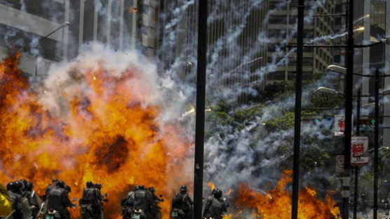 [서소문사진관]벼랑끝에 선 포퓰리즘..베네수엘라 시위 격화