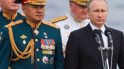 푸틴, 미 외교관 755명 추방 시사 … 최악 치닫는 미·러