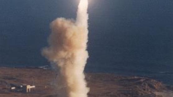 미 공군, ICBM '미니트맨 3' 시험발사 성공 