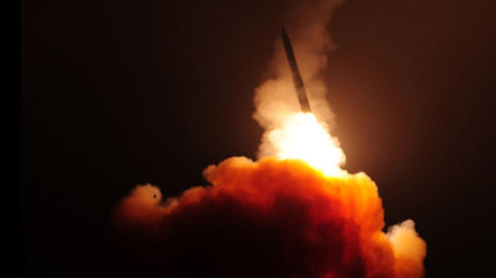 美공군, ICBM '미니트맨3' 시험발사 성공…'6800km 떨어진 목표물 명중'