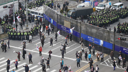 인권위 "의경에 제일선 시위진압 맡기면 인권침해"