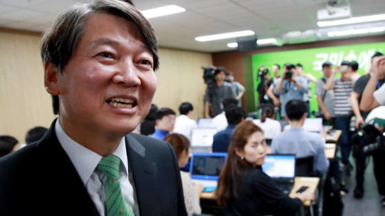 민주당 "안철수, 낯부끄러운 '여반장' 행보…유아독존" 