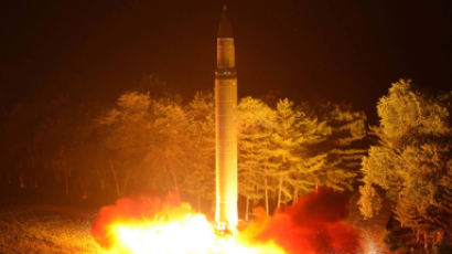 미국의 제재 압박에 말폭탄으로 맞서는 북한