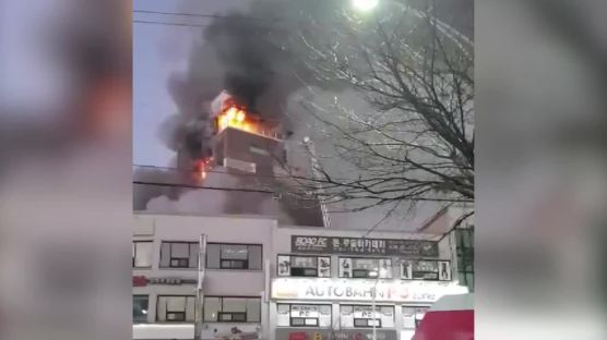 “멀리서 연기 보고 서둘렀다” 제천 화재 구조 도운 청소업체, 시민 3명 살렸다