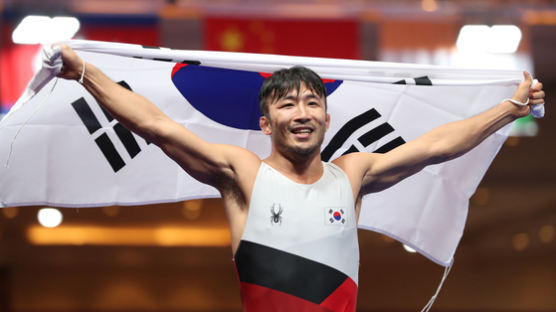 [속보] 레슬링 류한수, '2연패' 달성…그레코로만형 67kg급 금메달 