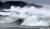 제19호 태풍 솔릭이 한반도를 향해 북상중인 22일 제주 서귀포시 남원읍 해안에 높은 파도가 몰아 치고 있다. [뉴스1]
