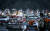 제19호 태풍 솔릭이 북상한 23일 오후 전남 목포시 북항에 피항한 어선들이 집어등을 밝히고 태풍의 접근에 대비하고 있다. [연합뉴스]
