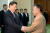 지난 2008년 6월 17~19일 중국 국가 부주석 취임 후 첫 순방국으로 평양을 방문한 시진핑 부주석이 김정일 위원장과 악수하고 있다. [사진=인민망]