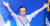 이해찬 더불어민주당 대표가 25일 오후 서울 송파구 올림픽공원 체조경기장에서 열린 전당대회에서 양손을 번쩍 들고 인사하고 있다. [뉴스1]