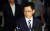 김경수 경남지사가 지난 18일 자신에 대한 구속영장이 법원에서 기각된 직후 대기 중이었던 서울구치소를 나서고 있다. [연합뉴스]