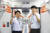 120년만에 철도 용어 15개를 우리말로 바꾸는데 성공한 부산교통공사 김상철 계획설계팀장(왼쪽)과 김철홍 대리(오른쪽). 앞으로 지하철 내 상단에 적힌 &#39;편성&#39;은 &#39;열차&#39;로 바뀐다. [사진 부산교통공사] 