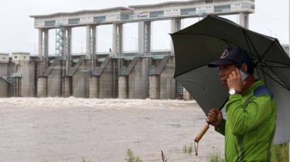 폭우 때문에…임진강 수위 급상승, 열차 중단·침수피해도 속출