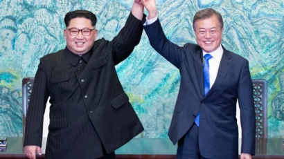 [속보] 문 대통령, 내달 5일 대북 특별사절단 평양 파견