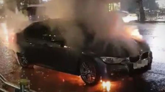 어제 불난 BMW 휘발유차는 “올 7월 구매한 새 차”