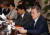 문재인 대통령이 3일 청와대 여민관에서 수석보좌관회의를 주재했다 . 김상선 기자