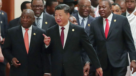 [서소문사진관]아프리카 53국 정상 한 자리에 불러모은 시진핑, 통 큰 선물...