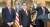도널드 트럼프 미국 대통령(오른쪽)과 게리 콘 국가경제위원회(NEC) 위원장(왼쪽). 콘 위원장은 지난 3월 스스로 사임했다.