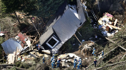 [서소문사진관] 태풍에 이어 홋카이도 6.7 지진 강타, '멘붕'에 빠진 일본