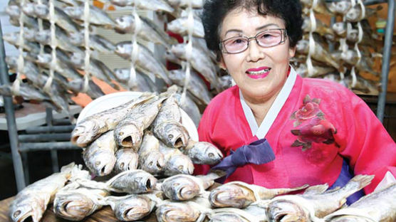 [情 풍성한 한가위 선물] 해풍으로 오래 말려 감칠맛 더하고, 쫀득쫀득 두툼한 살은 씹는 맛 최고