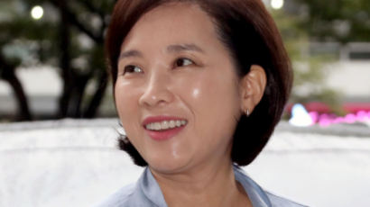 유은혜, 남편 회사 직원 국회 비서로 채용...논문 이수 자료도 제출 거부