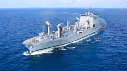 해군, 국내 최대 군수지원함 '소양함' 인도