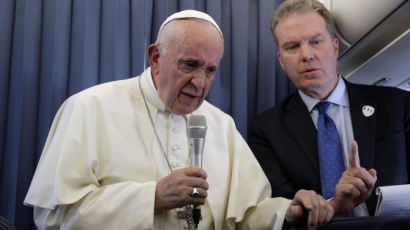 교황, 미성년자 성추행 혐의 칠레 고위 성직자 '영구 제명' 명령