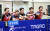 지난 6월 실업탁구챔피언전에서 경기를 치르던 도중 동료의 공격에 환호하는 삼성생명 남자팀 선수들. [사진 월간탁구]