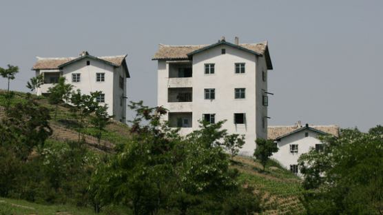 북한도 재테크는 부동산...평양 40평 아파트 10배 뛰어 2억