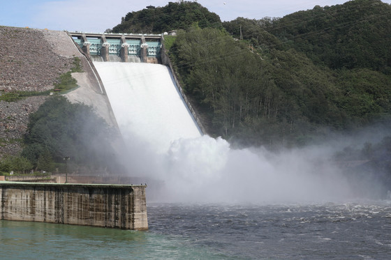 정부 "앞으로 대규모 댐 건설 국가가 주도하지 않겠다" 선언