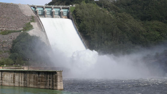 정부 "앞으로 대규모 댐 건설 국가가 주도하지 않겠다" 선언