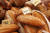 &#39;천연&#39;이라는 단어를 좋아하는 소비자가 늘어남과 동시에 빵이나 술을 제조할 때 천연효모를 이용하였다는 광고가 늘어나고 있다. [사진 pixabay]