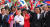 북한 시민들이 18일 오전 평양 순안공항에서 2018평양정상회담 환영식에 참석하여 문재인 대통령 내외를 환영하고 있다. 평양사진공동취재단