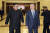 문재인 대통령과 김정은 국무위원장이 19일 밤 평양 5.1 경기장에서 열린 &#39;빛나는 조국&#39;을 관람한 뒤 공연장을 나서고 있다. 평양사진공동취재단