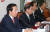 김성태 자유한국당 원내대표(왼쪽)가 20일 오전 국회에서 열린 비상대책위원회의에서 발언하고 있다. 오종택 기자