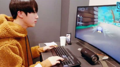 SUGA Praised JIN's Affectionate Personality by Saying "I'm Really Bad at Playing Games, But He Never Gets Mad"