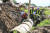 아프리카 남수단에서 재건작전에 임하고 있는 한빛부대 대원들은 배수로 공사 등 사회기반시설 공사 임무를 수행하고 있다. [사진 합참]