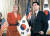 2007년 6월 30일 김현종 당시 통상교섭본부장(오른쪽)이 수전 슈와브 미국 USTR 대표와 미국 하원의 캐넌빌딩에서 한·미 FTA 협정문에 공식 서명했다. [중앙포토]