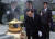 이해찬 민주당 대표가 8월 27일 동작구 국립서울현충원에서 박정희 전 대통령 묘역을 참배하고 있다.