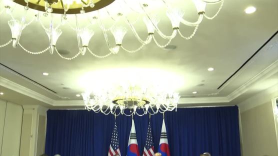 청와대 "한미정상, 2차 북미 정상회담 개최 긴밀히 협력하기로"