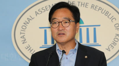 우원식 “문 대통령 노력에 강짜 부리는 한국당, 고립될 것”