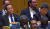 김성 신임 북한 유엔주재 대사(왼쪽)가 25일 도널드 트럼프 대통령의 유엔총회 연설을 심각한 표정으로 듣고 있다.[백악관]